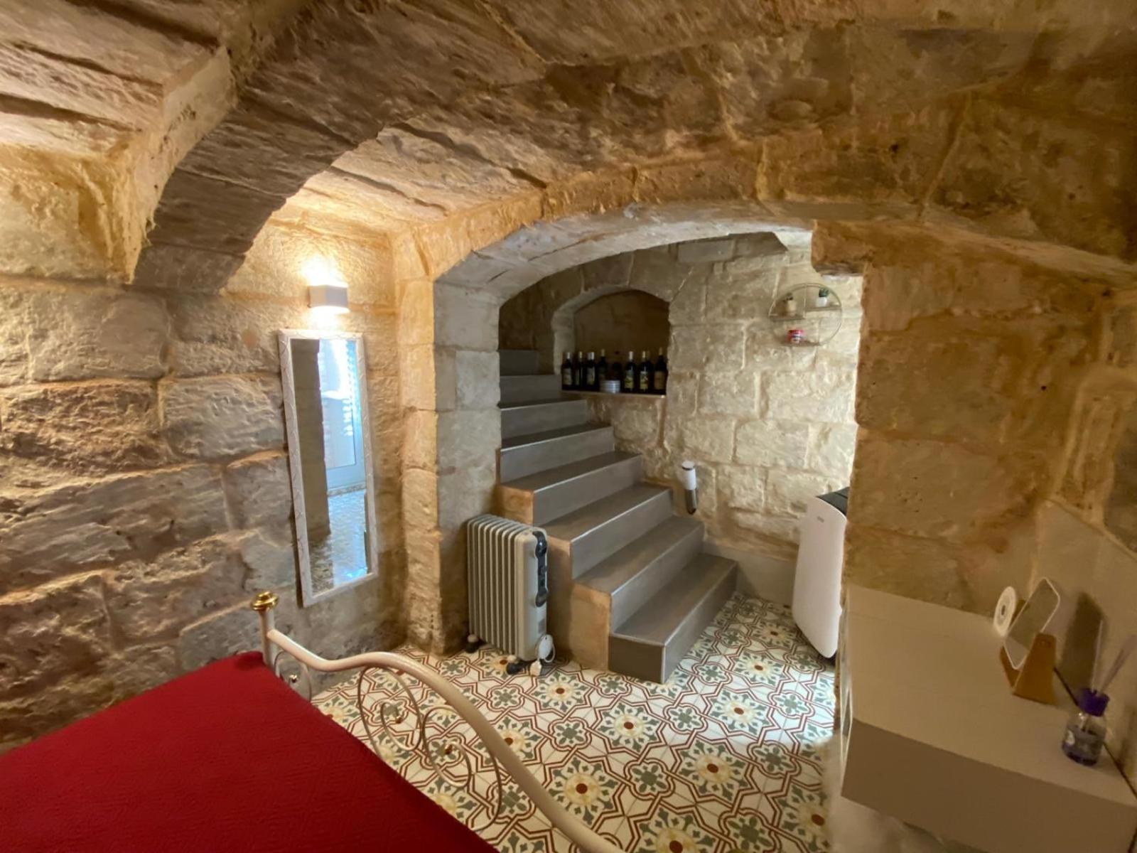 Ferienwohnung Malta'S Naughtiest Cabaret Floriana Exterior foto